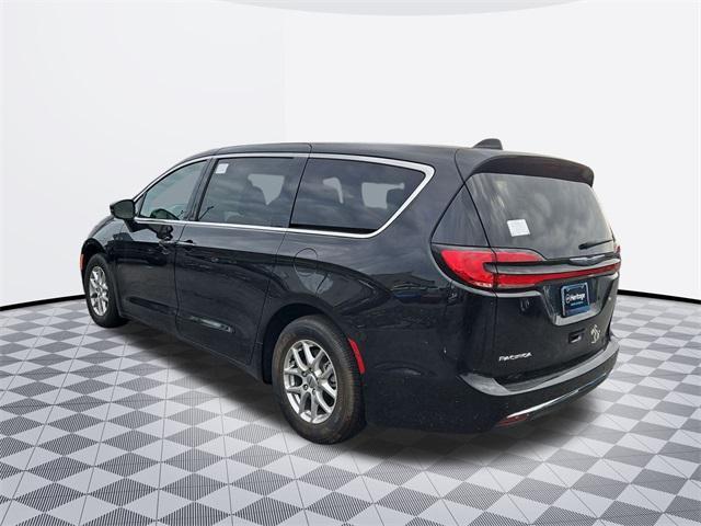 new 2025 Chrysler Pacifica car, priced at $47,692