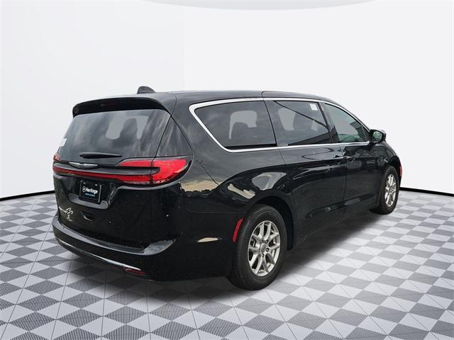 new 2025 Chrysler Pacifica car, priced at $47,692
