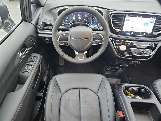 new 2025 Chrysler Pacifica car, priced at $47,692