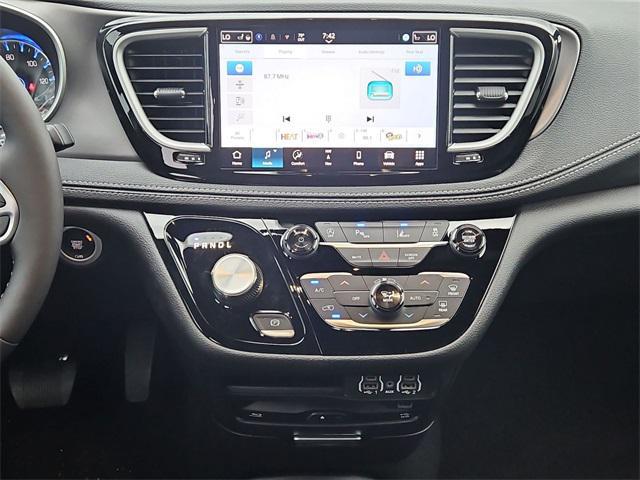 new 2025 Chrysler Pacifica car, priced at $47,692