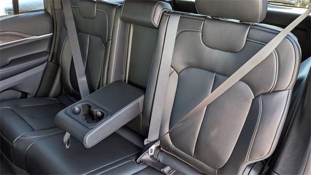 new 2025 Jeep Grand Cherokee car, priced at $38,317