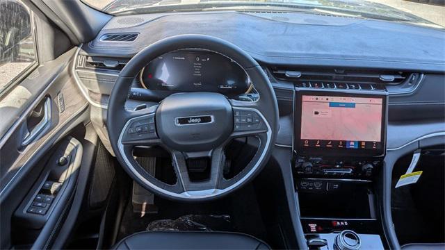 new 2025 Jeep Grand Cherokee car, priced at $38,317