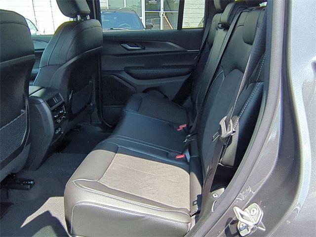 new 2025 Jeep Grand Cherokee car, priced at $44,159