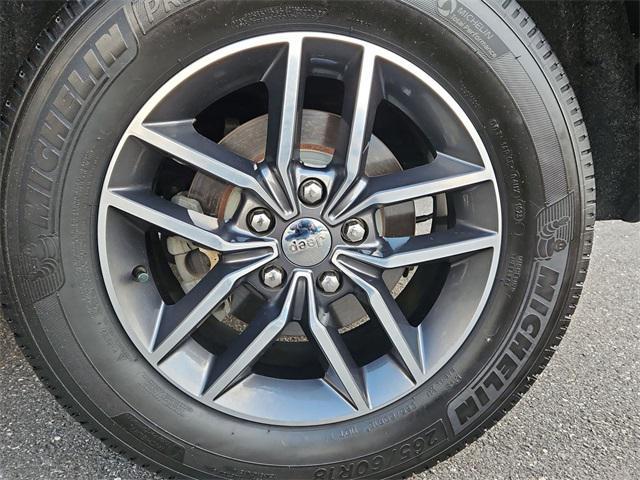 used 2018 Jeep Grand Cherokee car, priced at $15,700