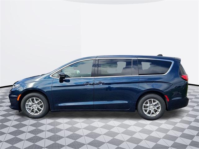 new 2025 Chrysler Pacifica car, priced at $41,947