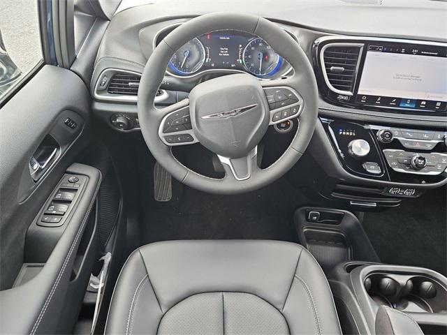new 2025 Chrysler Pacifica car, priced at $41,947