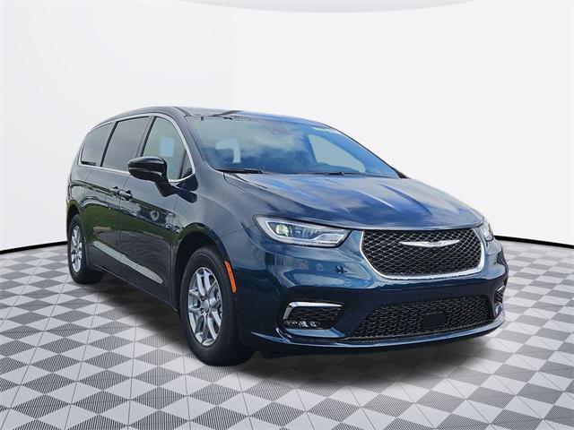 new 2025 Chrysler Pacifica car, priced at $41,947