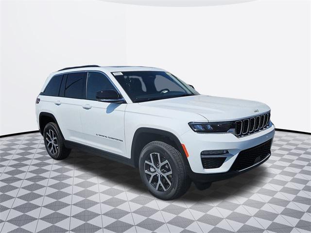 new 2025 Jeep Grand Cherokee car, priced at $43,669
