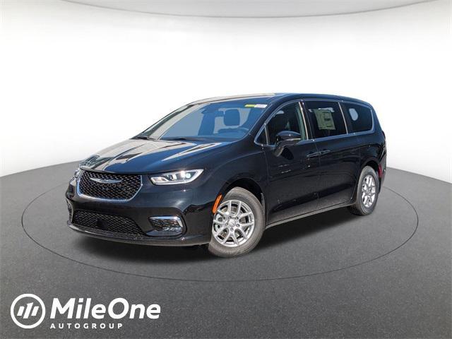 new 2025 Chrysler Pacifica car, priced at $36,927