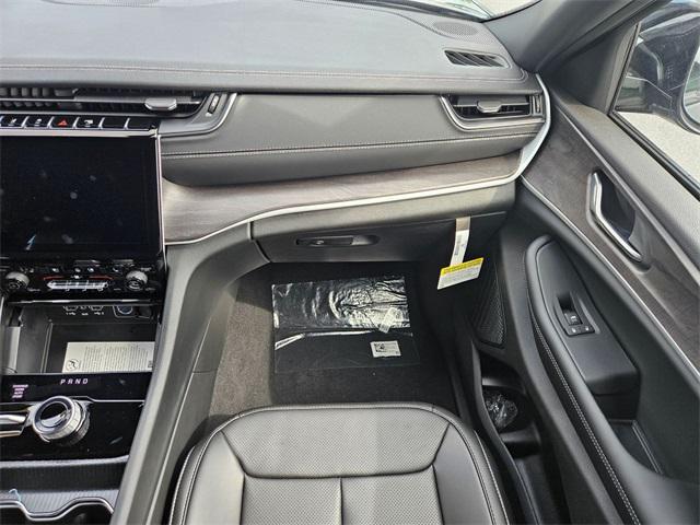 new 2025 Jeep Grand Cherokee L car, priced at $50,772