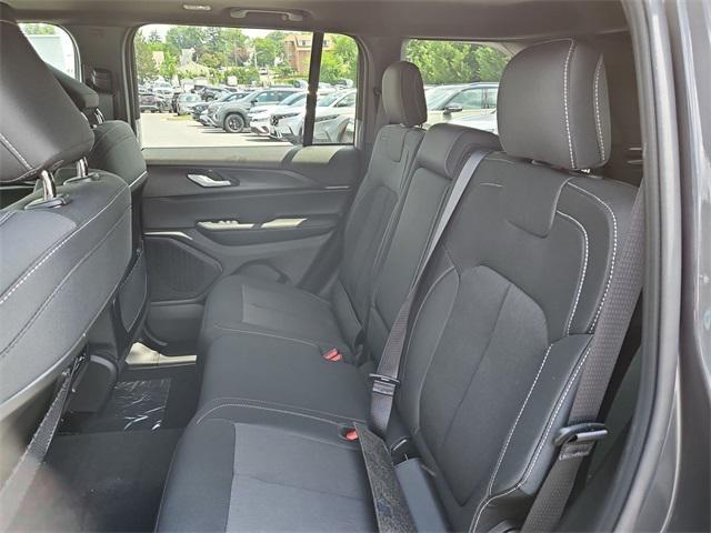new 2025 Jeep Grand Cherokee car, priced at $37,365