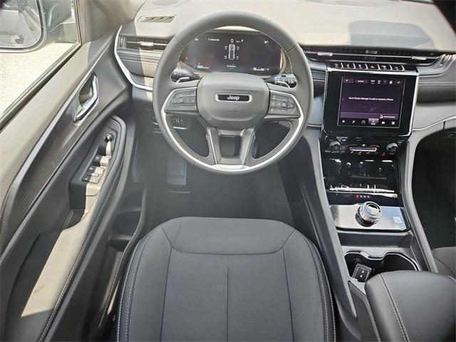new 2025 Jeep Grand Cherokee car, priced at $37,365