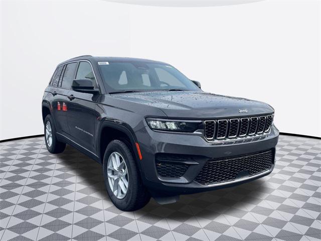 new 2025 Jeep Grand Cherokee car, priced at $40,532