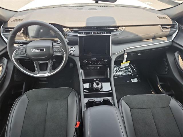 new 2025 Jeep Grand Cherokee car, priced at $43,623