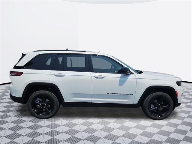 new 2025 Jeep Grand Cherokee car, priced at $43,623