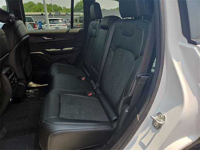 new 2025 Jeep Grand Cherokee car, priced at $43,623