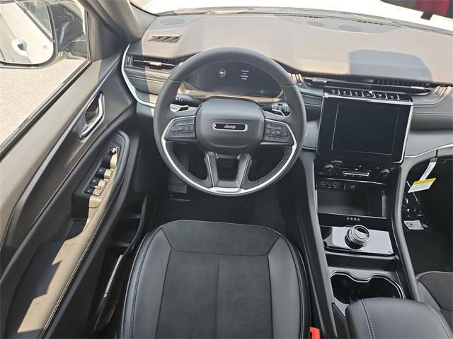 new 2025 Jeep Grand Cherokee car, priced at $43,623