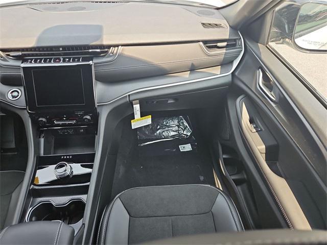 new 2025 Jeep Grand Cherokee car, priced at $43,623