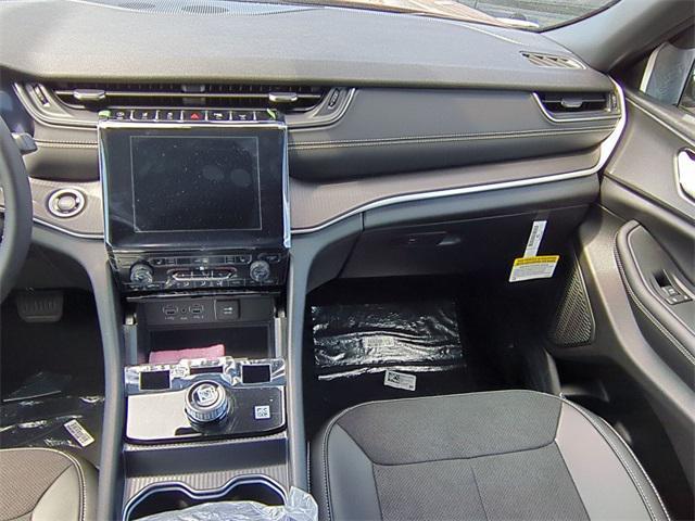 new 2025 Jeep Grand Cherokee L car, priced at $42,585