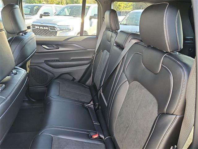 new 2025 Jeep Grand Cherokee car, priced at $34,622