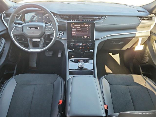 new 2025 Jeep Grand Cherokee car, priced at $34,622