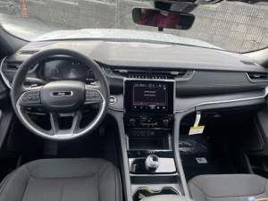 new 2025 Jeep Grand Cherokee car, priced at $39,221