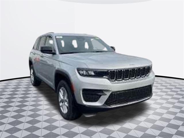 new 2025 Jeep Grand Cherokee car, priced at $39,221