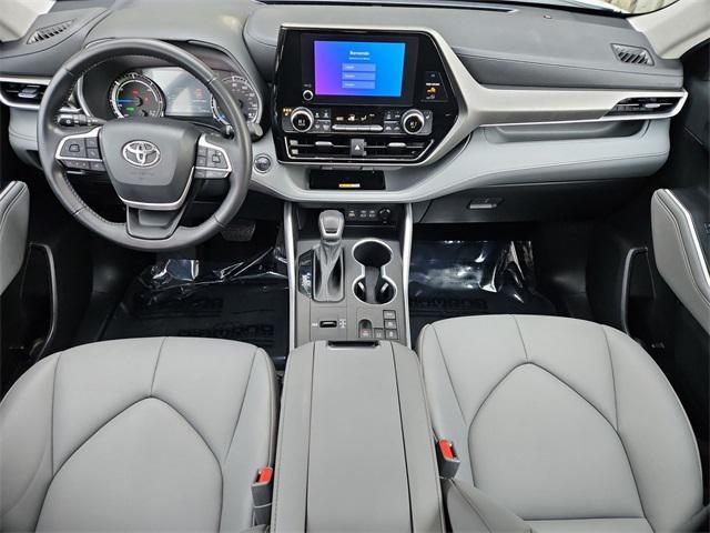 used 2023 Toyota Highlander Hybrid car, priced at $40,000