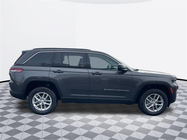 new 2025 Jeep Grand Cherokee car, priced at $38,916