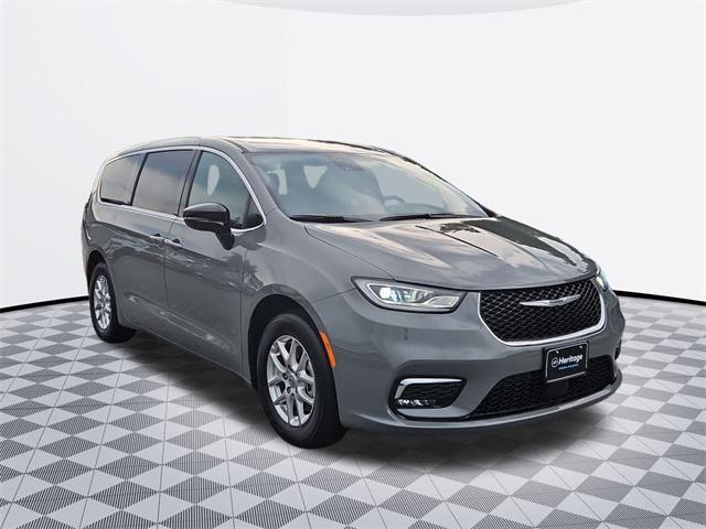 used 2025 Chrysler Pacifica car, priced at $36,000
