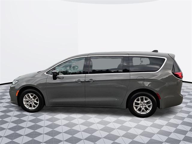 used 2025 Chrysler Pacifica car, priced at $36,000