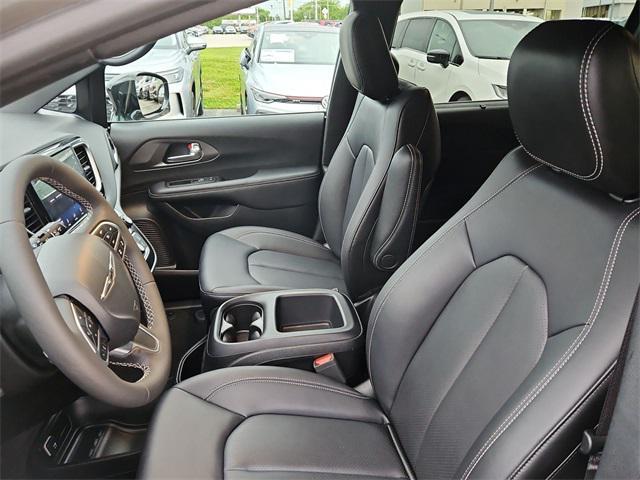 used 2025 Chrysler Pacifica car, priced at $36,000