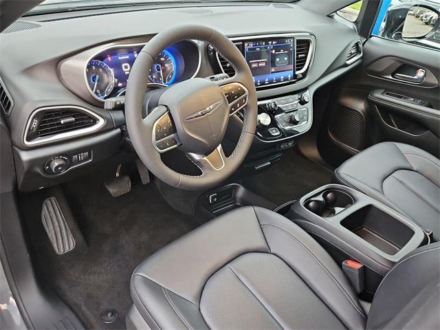 used 2025 Chrysler Pacifica car, priced at $36,000
