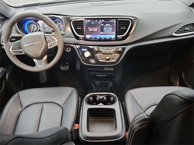 used 2025 Chrysler Pacifica car, priced at $36,000