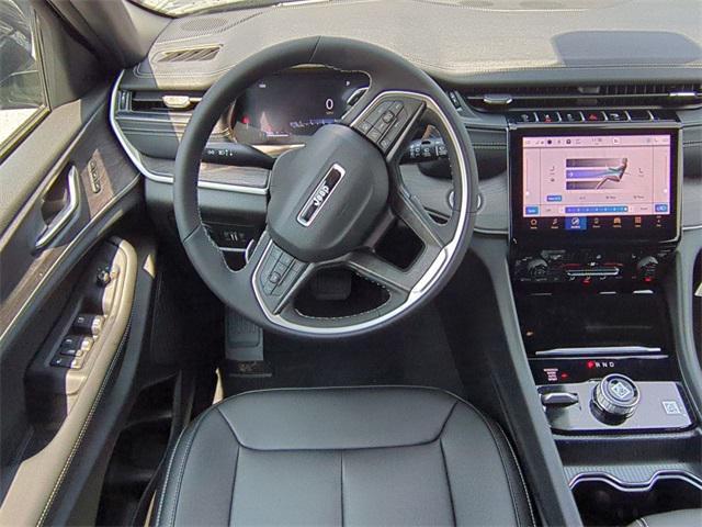 new 2025 Jeep Grand Cherokee car, priced at $44,205