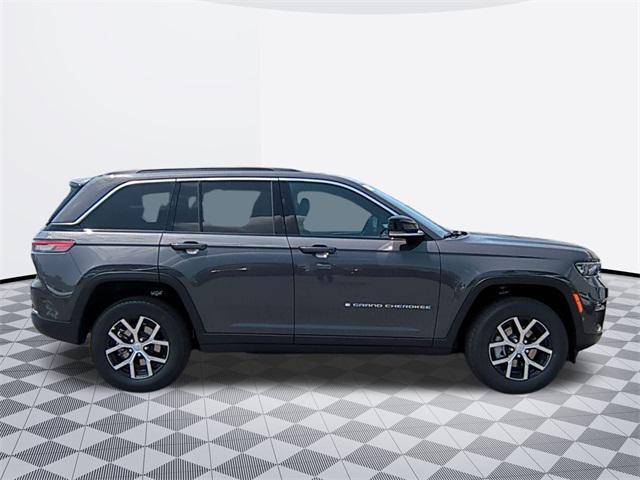 new 2025 Jeep Grand Cherokee car, priced at $44,205