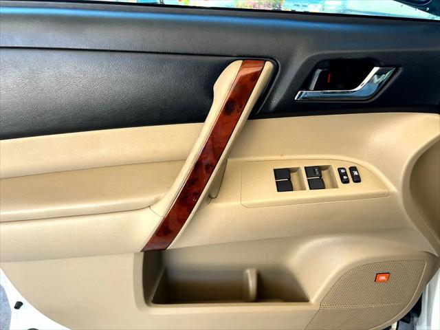 used 2012 Toyota Highlander car, priced at $18,998