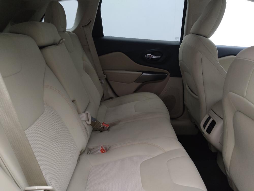 used 2020 Jeep Cherokee car, priced at $18,995