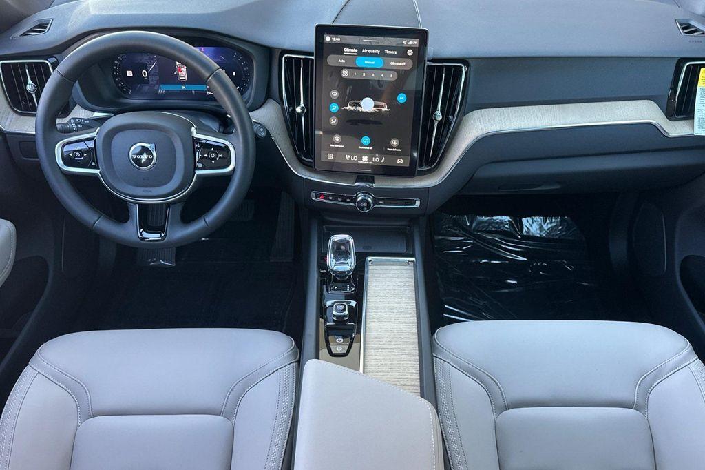 new 2026 Volvo XC60 car, priced at $58,425