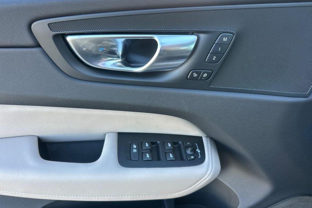 new 2026 Volvo XC60 car, priced at $58,425