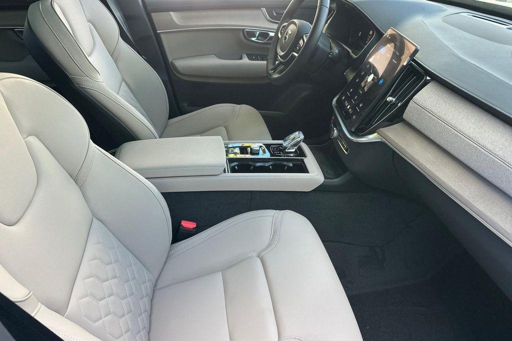 new 2026 Volvo XC90 Plug-In Hybrid car, priced at $78,805