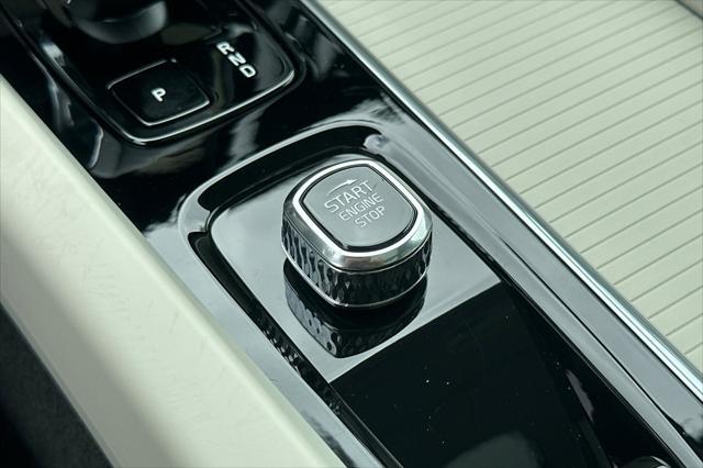 new 2025 Volvo XC60 car, priced at $51,100