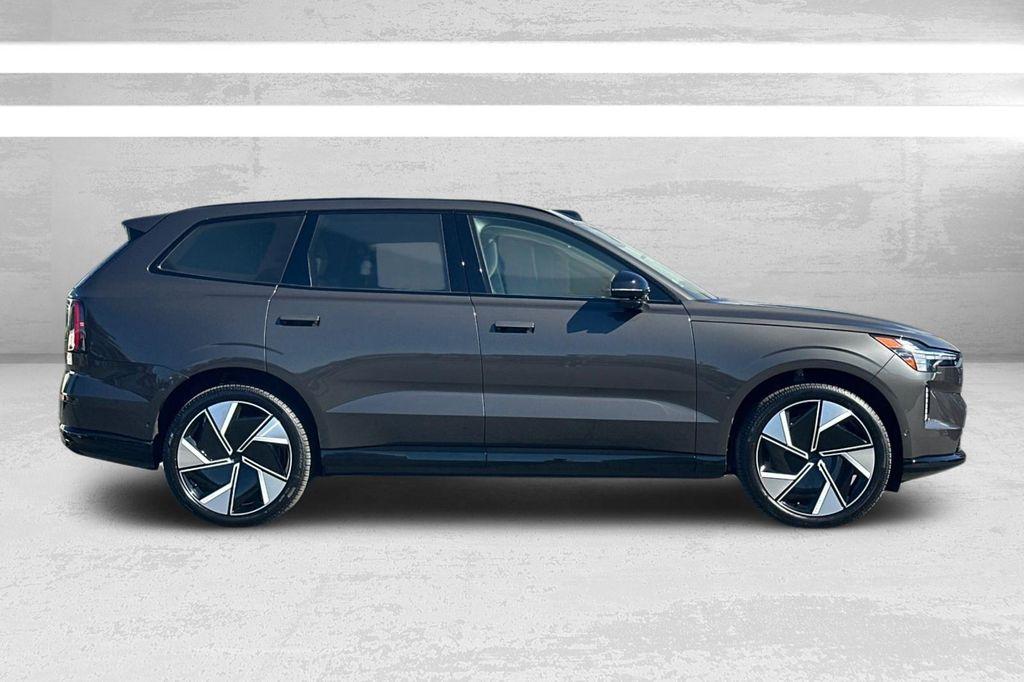 new 2025 Volvo EX90 car, priced at $93,175