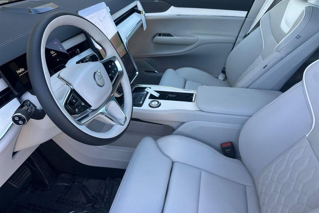 new 2025 Volvo EX90 car, priced at $93,175