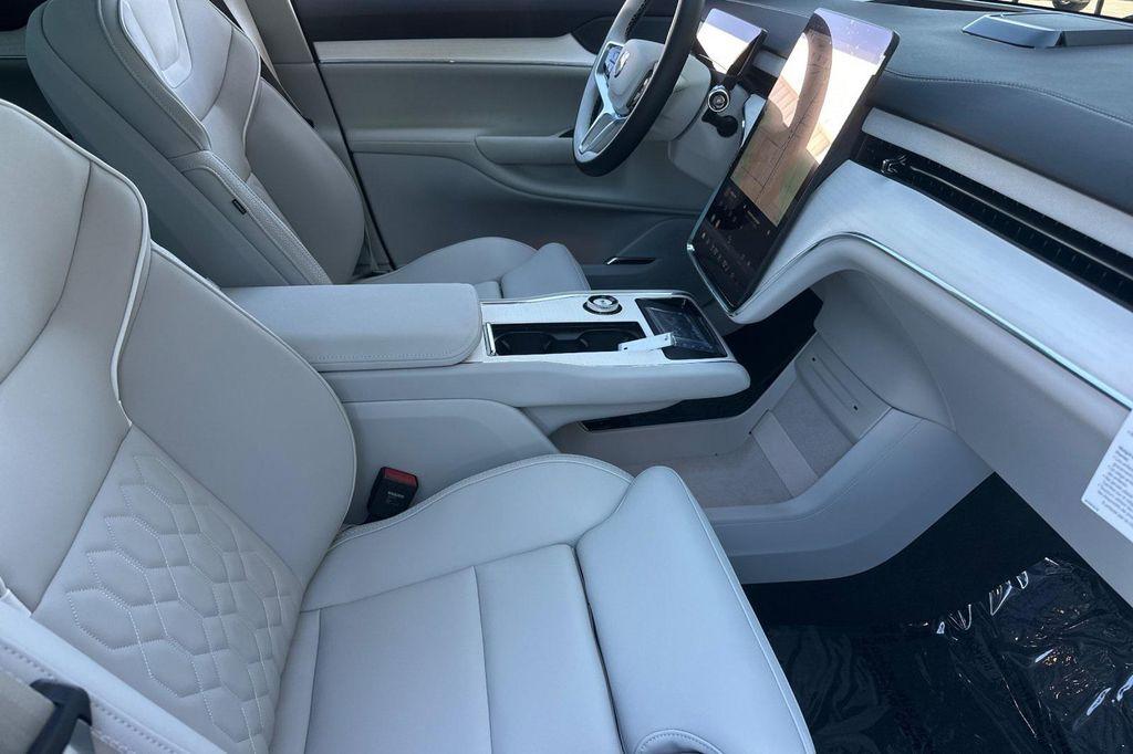 new 2025 Volvo EX90 car, priced at $93,175