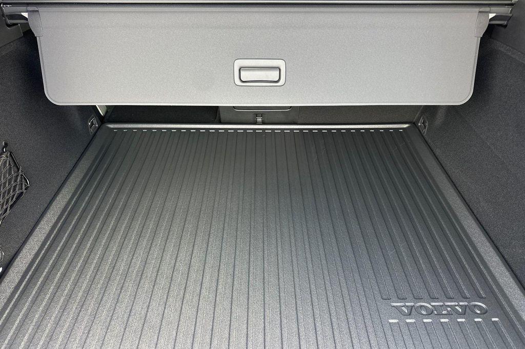 new 2026 Volvo XC60 car, priced at $64,375