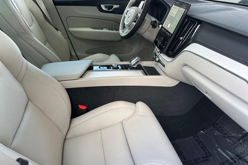 new 2026 Volvo XC60 car, priced at $64,375