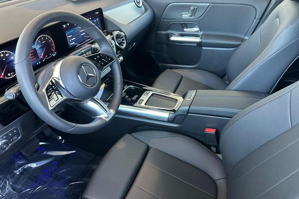 new 2025 Mercedes-Benz GLA 250 car, priced at $46,195