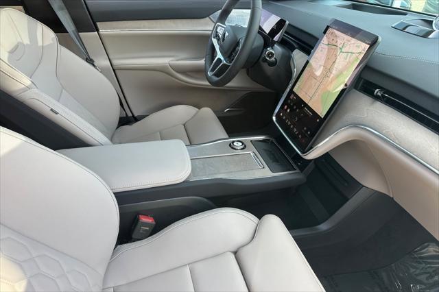 new 2025 Volvo EX90 car, priced at $89,340