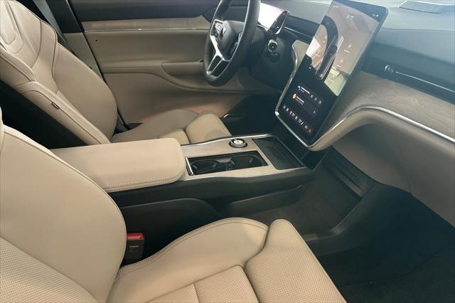 new 2025 Volvo EX90 car, priced at $87,940